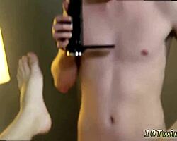 شباب سواغ يقدمون نيك خام بدون واقي في عرض نيك حي