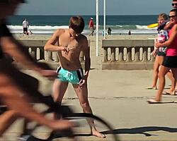 شفت توينك يرقص في سبيدو منتفخ على الشاطئ؟