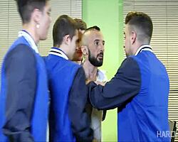 Gangbang orgie cu futut sălbatic! Ce mizerie fierbinte al naibii!