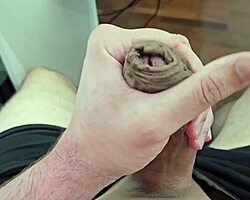 Хей, искам да ми смучеш кура сега