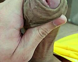 Бразилски младић сам дрка у аматерском видеу