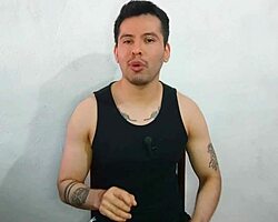 21 साल का जोवेंसिटो ट्विंक अपने बेस्ट फ्रेंड के अंकल के ह्यूज थिक कॉक को चूसता है और कम स्वैलो करता है!