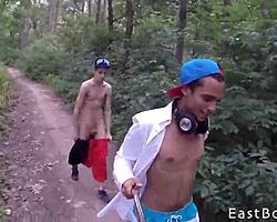 Søte twinks kaster seg ut i ville ferie-ræv eventyr