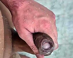 gozando gostoso no banho with subtle solo vibes