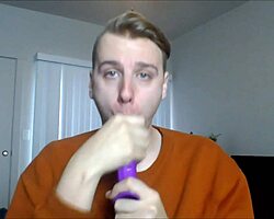 POV von mir, der deinen Schwanz tief lutscht