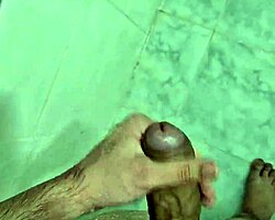 Γκορντίνιο, θα χύσεις δυνατά στο ντους;