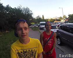 Webcam příběh skater twinks sajících a šukajících bez gumy v syrové teen 18+ session