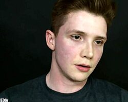 Twinky vörös srác pénzt keres a szóló műsorával