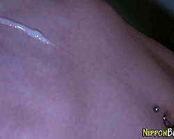 日本小鲜肉被手指玩弄内裤里猛撸大屌