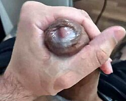 Kíváncsi vagyok erre a brazil házi srácra, aki egyedül nyomja amatőrként, friss és izgi