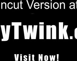 키 큰 남자들, 작은 귀여운 트윙크 환자 베어백 브리드