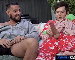 Familytwink - branlette avec beau-papa en privé