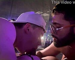 Potenter Schwanz, Latino Kerle, Unbeschnittener Schwanz, Echte Amateure, Mundvoll, Heiße Dreier-Action, Heißer Blowjob