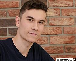 Млад гей, Сладка, Минет