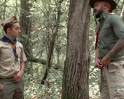 I’m overwhelmed watching this tall scout leader bareback a virgin twink!