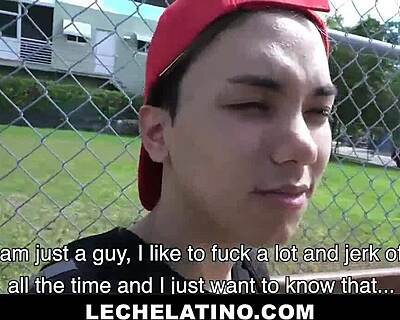 Petit latino vierge serré, envie de sentir ma queue à cru et une éjac faciale chaude ?