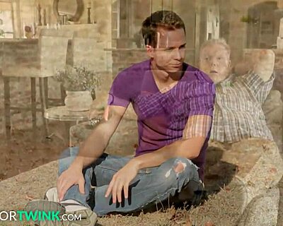 Wow, minets refoulés en folie lors d’une nuit de bal avec BBF - NextDoorTwink !