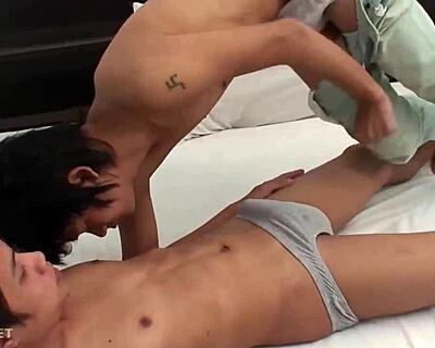 ¡ey, mira a estos twinks asiáticos poi y non volviéndose locos con barebacking 😈