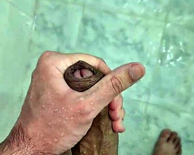 Brazilian Twink Batendo Punheta no Banho with Sexy Homemade Fetish Vibes