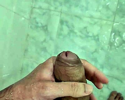 Brazilian Twink Batendo Punheta no Banho with Sexy Homemade Fetish Vibes