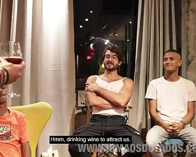 Amigo Oculto Acabou em Suruba Natalina com Twinks