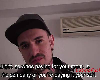 Тези латино гейове се промъкват за яко чукане в задния двор