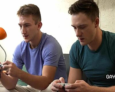 เคยลองเล่นเสียวกับพี่ชายเกย์แบบส่วนตัวมั้ย?