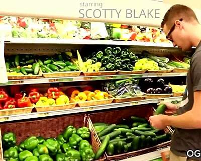Έι, είδες τον Scotty Blake να γεμίζει τον κώλο του με αγγούρι;