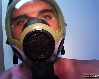 Rekrut Tentara Baru Kena Bor di Threesome Twink Liar