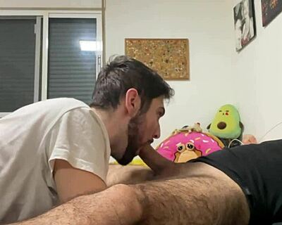 Aku ajak temen lurusku nyedot aku sampe keluar di mulutnya! 😜