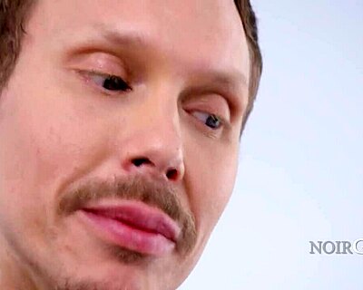 فحل أسود بزب كبير يدلك وينيك شاب بعمق