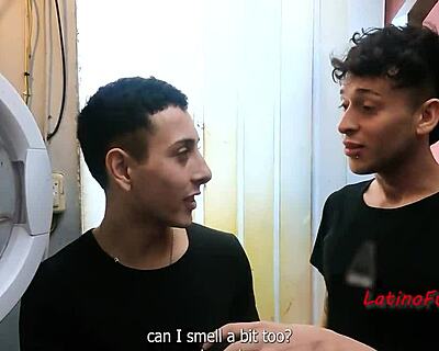 Wah! Twink Latino Ngewe Pantat Tanpa Kondom di Lipatan Terlarang!